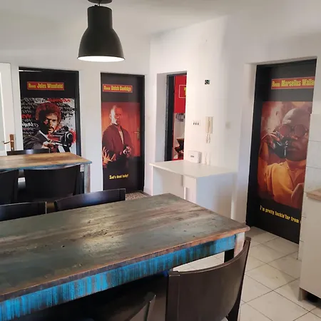 Pulp Fiction 旅馆 扎达尔