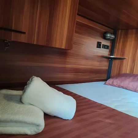 Hostel Pulp Fiction