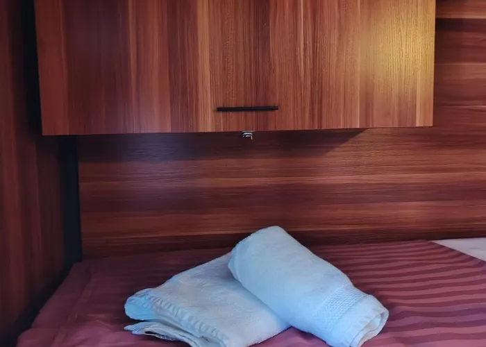 Pulp Fiction Hostel *