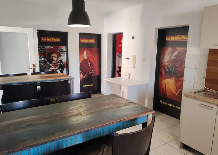 Pulp Fiction Хостел Задар