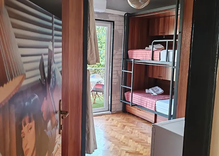 Hostel Pulp Fiction