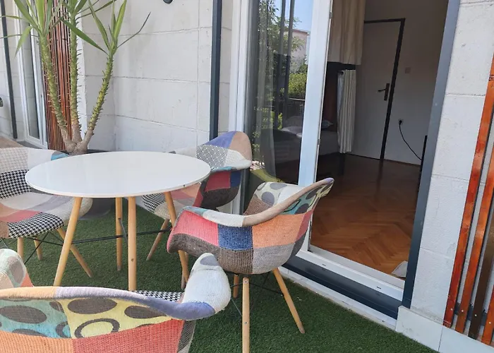 Pulp Fiction Хостел Задар